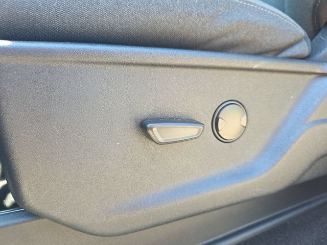 Used 2025 Agate Black Metallic Ford XLT image 28
