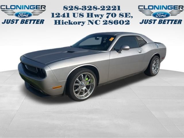 2013 Dodge Challenger SXT photo