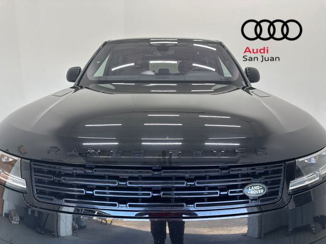 Used 2023 Black Land Rover SE Dynamic image 4