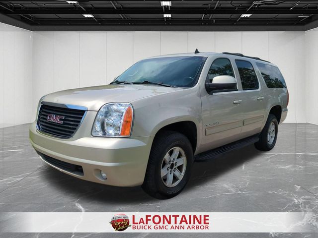 Champagne Silver Metallic 2013 GMC Yukon XL SUV / Crossover Four-Wheel Drive 6-Speed Automatic Overdrive