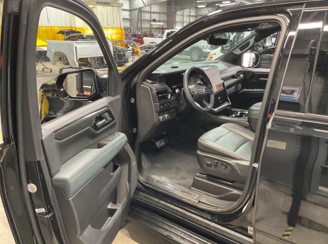 2025 Onyx Black GMC Yukon AT4 4X4 SUV
