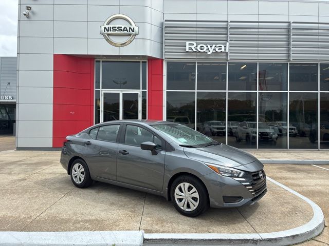 Gray (Gun Metallic) 2025 Nissan Versa S FWD Sedan Front-Wheel Drive Continuously Variable Transmission