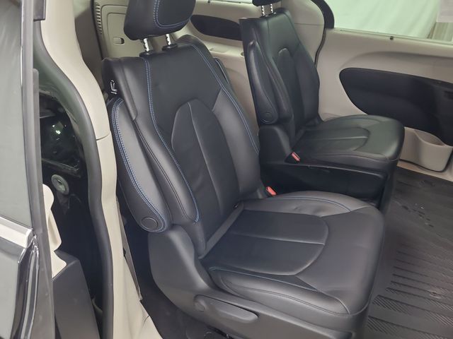 2021 – Chrysler – Pacifica Hybrid