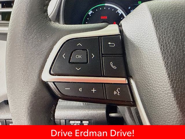 Used 2025 Toyota Sienna Van