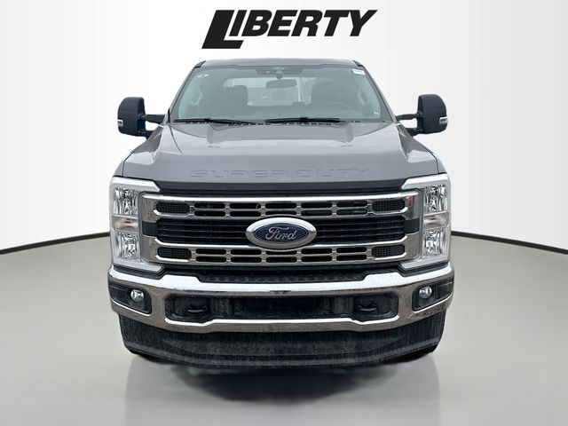 2025 Ford F-250SD XLT photo