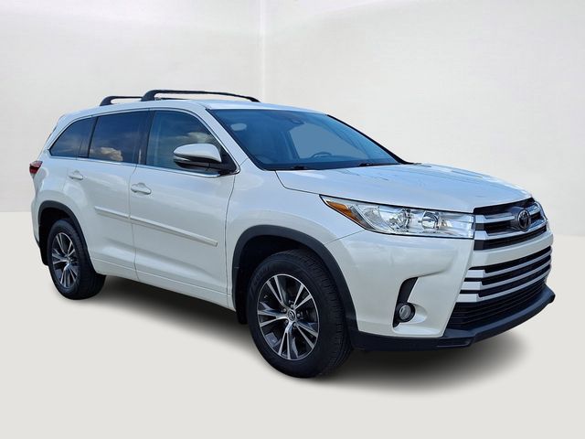 White (Blizzard Pearl) 2018 Toyota Highlander SUV / Crossover All-Wheel Drive 8-Speed Automatic