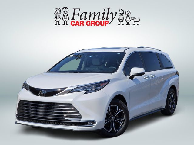 White (Wind Chill Pearl) 2026 Toyota Sienna Minivan All-Wheel Drive Continuously Variable Transmission