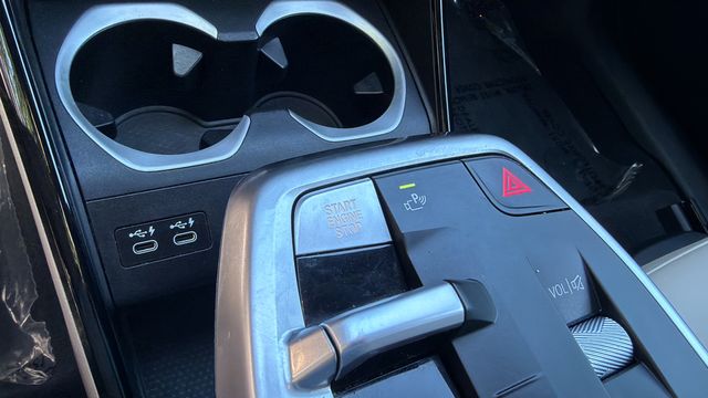 Used 2024 White BMW xDrive28i image 37