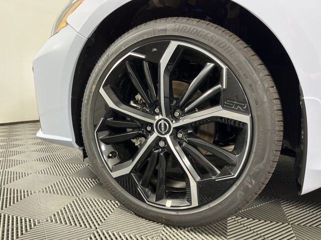 2025 Gray Sky Pearl Nissan Altima 2.5 SR FWD Sedan