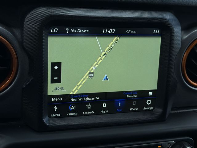 Used 2020 Black Jeep Mojave image 24