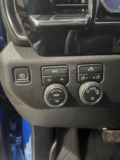 2025 Chevrolet Silverado 1500 LT photo