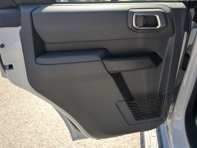 New 2026 Avalanche Gray Ford Base image 30