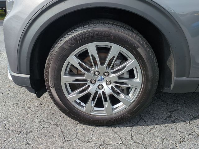 Used 2025 Gray Ford Platinum image 10