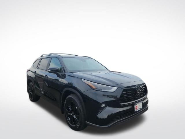  2025 Toyota Highlander Hybrid XLE AWD   