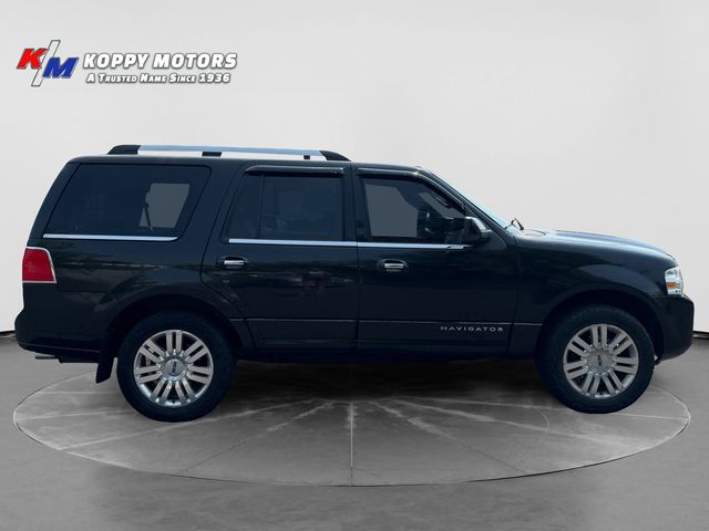 2011 Lincoln Navigator Base - Tuxedo Black Metallic exterior view 6