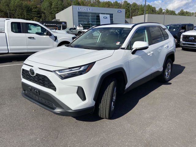 2023 Toyota RAV4 XLE 8