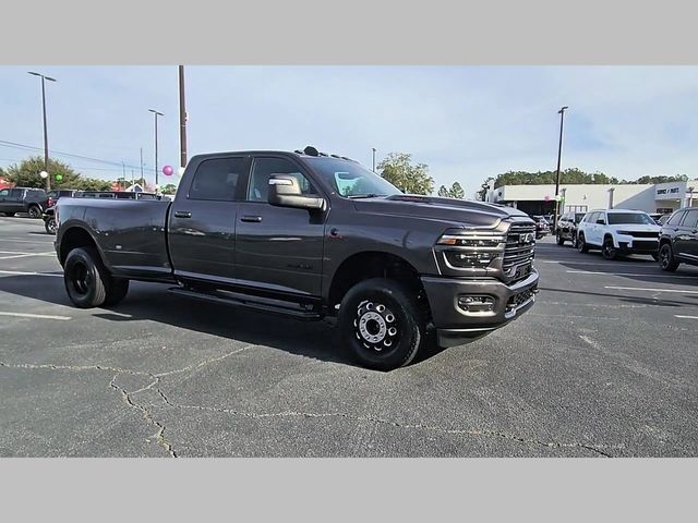 2026 Ram 3500 Laramie Crew Cab 4x4 8' Box