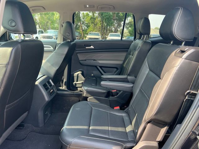 2021 Deep Black Volkswagen Atlas 3.6L V6 SE w/Technology R-Line AWD SUV