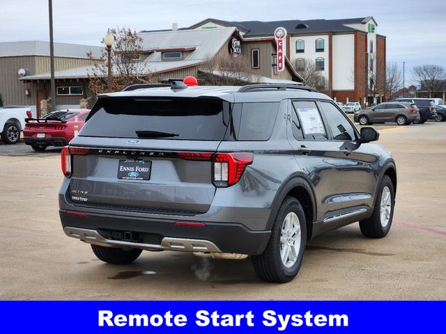 2025 Ford Explorer Active photo