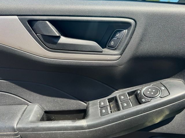 Used 2022 White Ford SE image 20