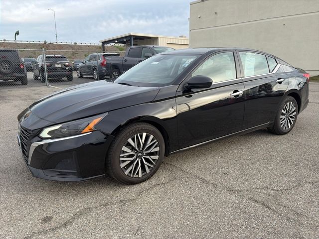 2024 Nissan Altima 2.5 SV FWD