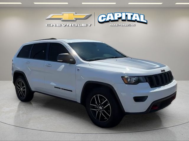 Used 2017 White Jeep Trailhawk image 7