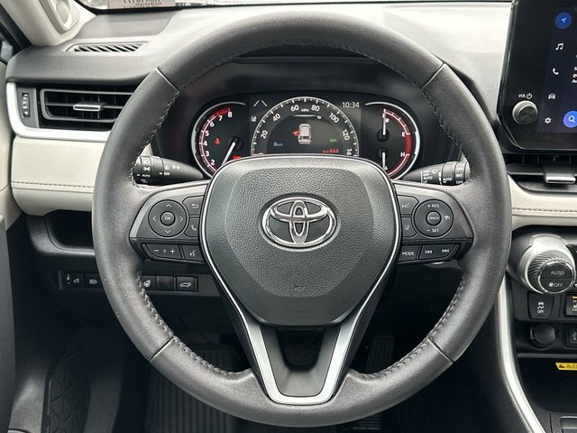 2024 Toyota RAV4 XLE Premium 8