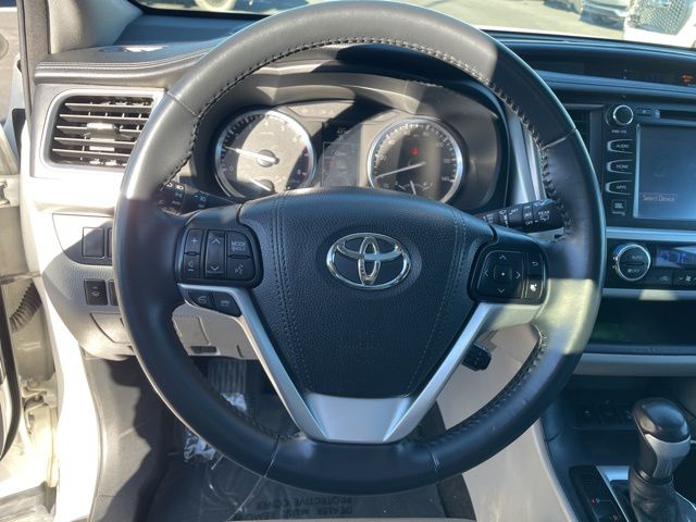 2015 Toyota Highlander Limited 8