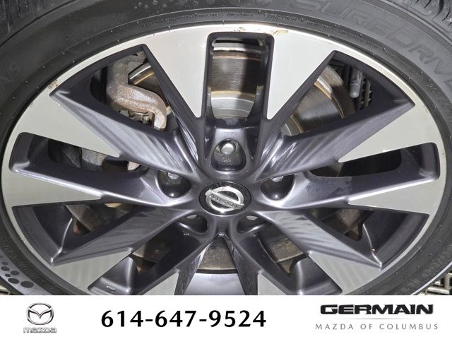 Used 2017 Gray Nissan SR image 13