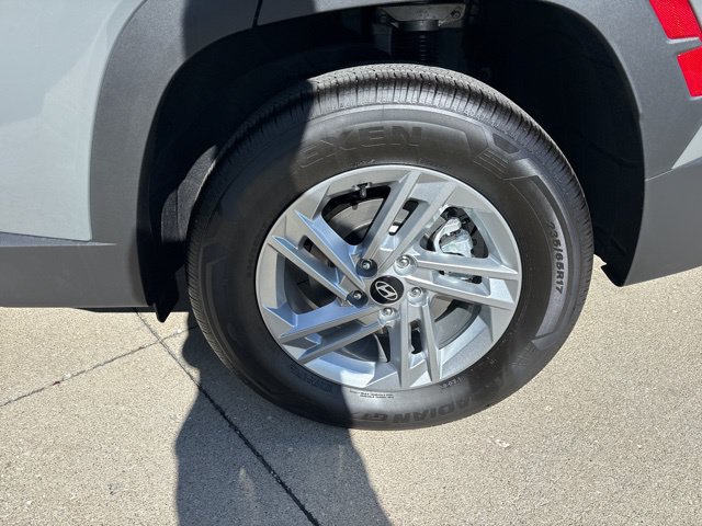 New 2026 Gray Hyundai SE image 10
