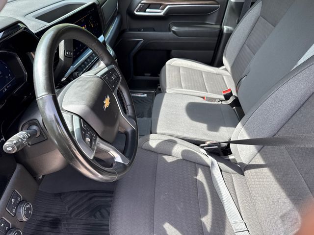 Used 2024 White Chevrolet LT image 18