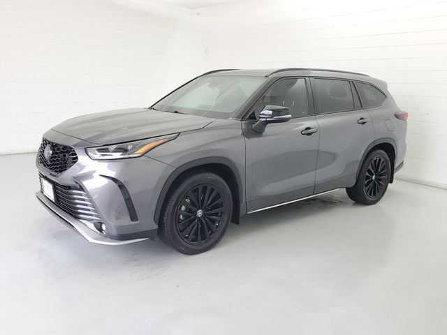 Magnetic Gray Metallic 2024 Toyota Highlander XSE FWD SUV / Crossover Front-Wheel Drive 8-Speed Automatic