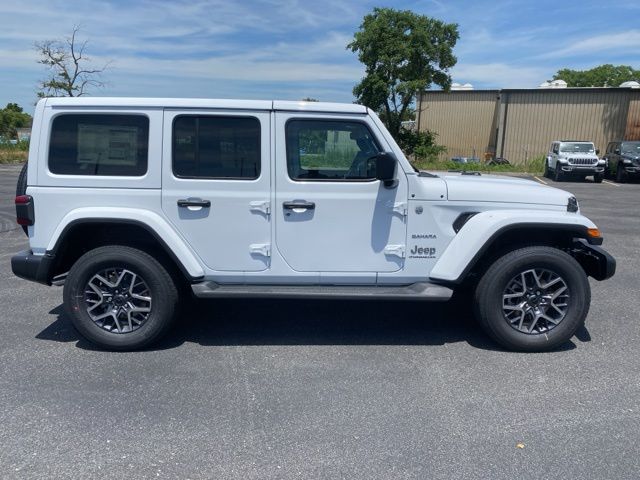 2024 Jeep Wrangler Sahara 4