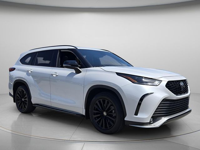 2023 Toyota Highlander - $37,999