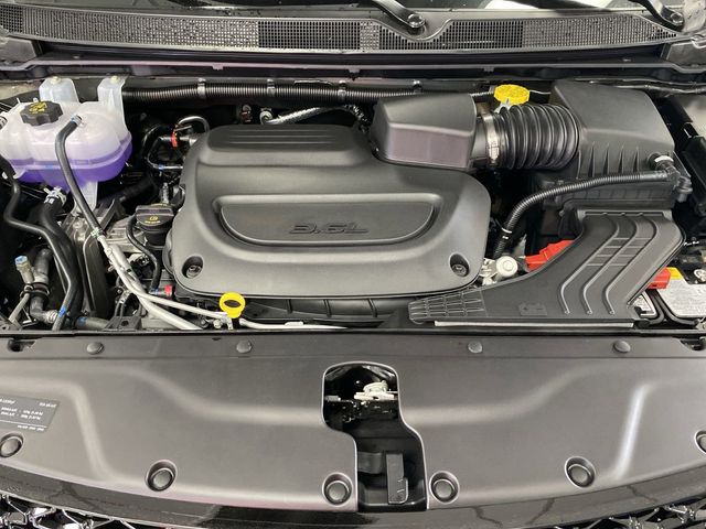 2025 Chrysler Pacifica Limited photo