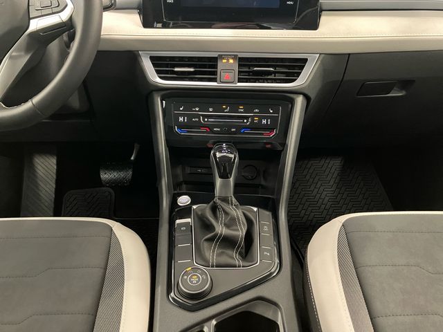 New 2026 Green Volkswagen 1.5T SE image 11