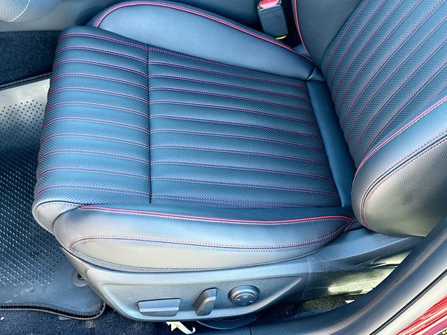 Thumbnail: 2025 Genesis G70 - 21