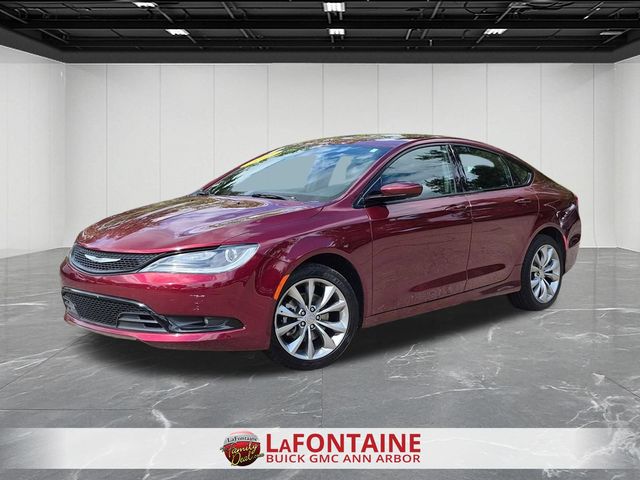  2016 Chrysler 200 S Sedan FWD   