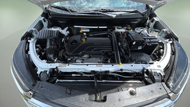 Used 2024 White Chevrolet LT image 32
