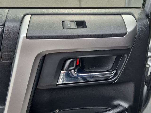 Used 2017 Silver Toyota SR5 image 26
