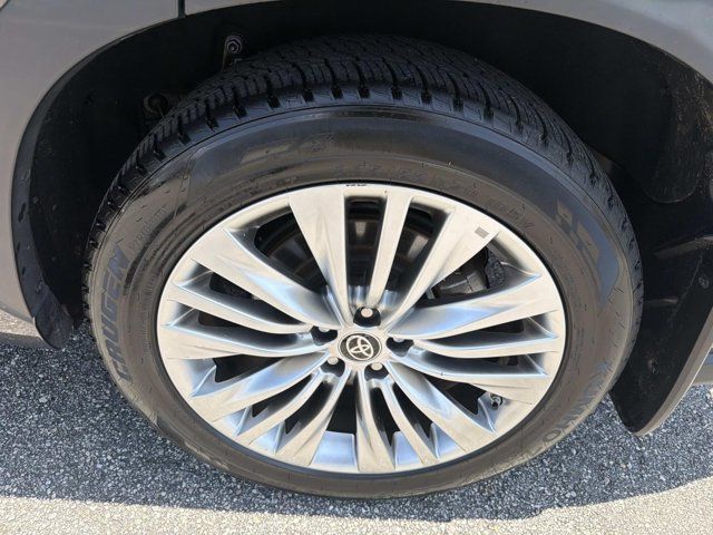 Used 2024 Toyota Highlander SUV