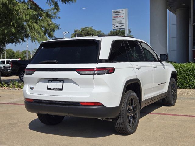 2024 Jeep Grand Cherokee Altitude 3