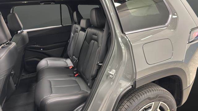 New 2026 Sting-Gray Clearcoat Jeep Limited image 23