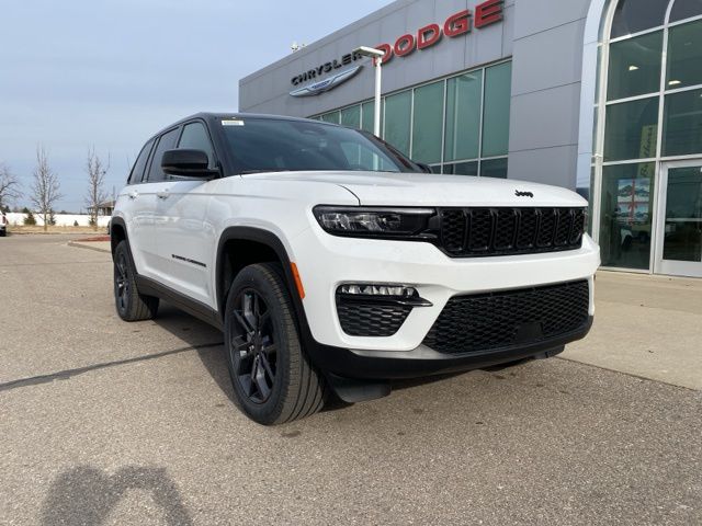 2025 Jeep Grand Cherokee Limited - Bright White Clearcoat exterior view 3