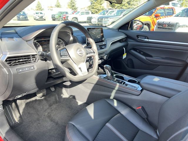 2025 Nissan Altima SR - Photo 10