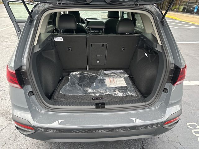 2024 Volkswagen Taos 1.5T SE photo