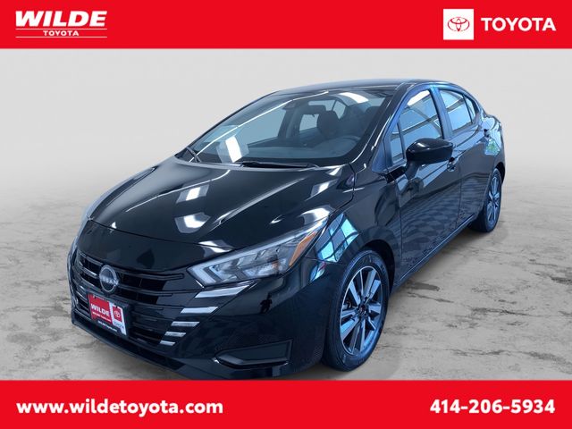 Super Black Metallic 2025 Nissan Versa Sedan Front-Wheel Drive Continuously Variable Transmission
