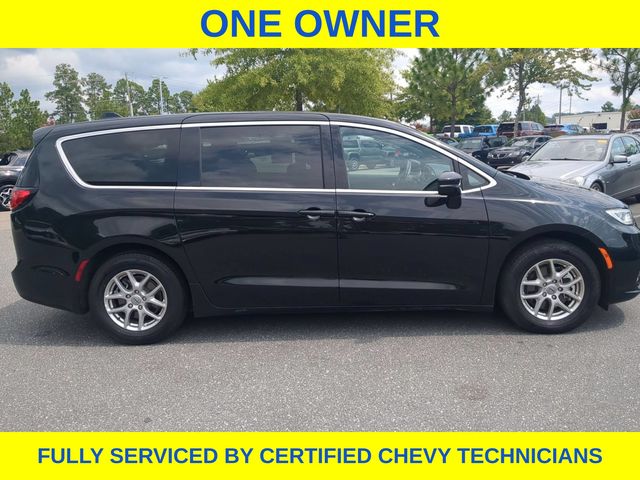 Used 2025 Chrysler Pacifica Van