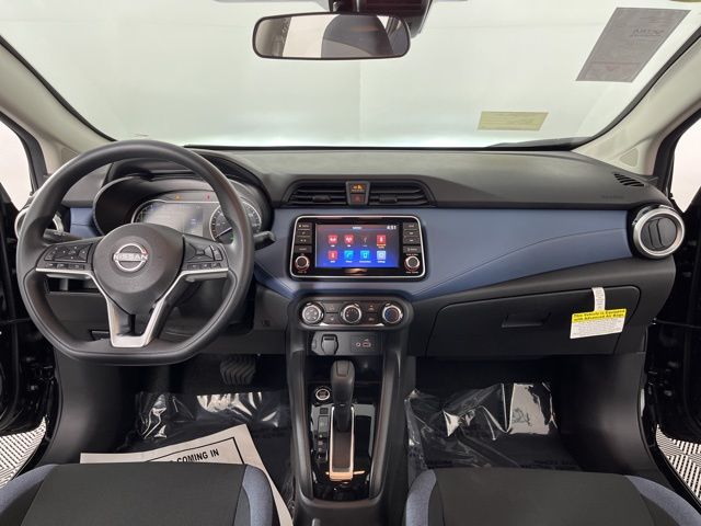2025 Super Black Metallic Nissan Versa 1.6 SV FWD Sedan