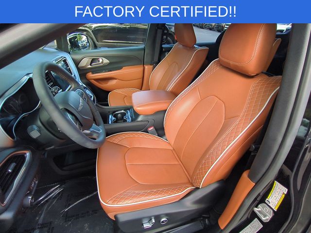 Used 2025 Black Chrysler Pinnacle image 16